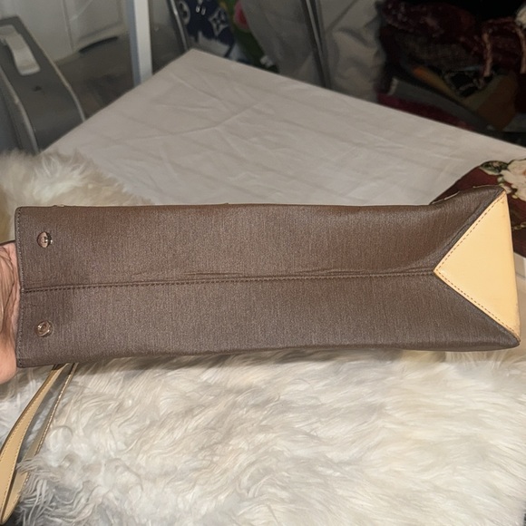 Burberry Woven Leather Tote Bag GUC - Picture 10 of 13